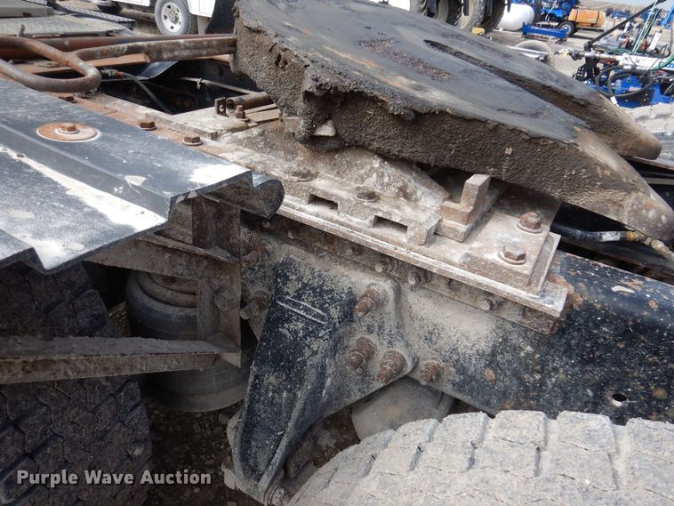 image for item MO9604 1996 Freightliner FL112  semi truck