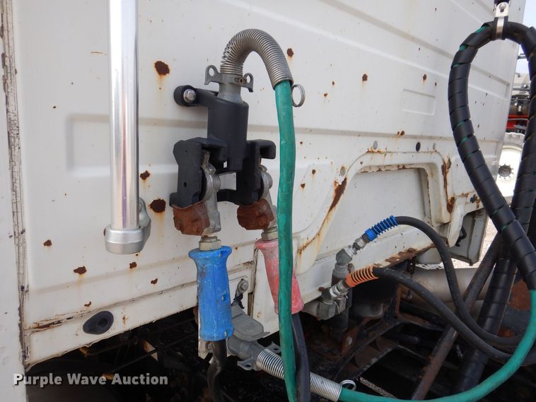 image for item MO9604 1996 Freightliner FL112  semi truck