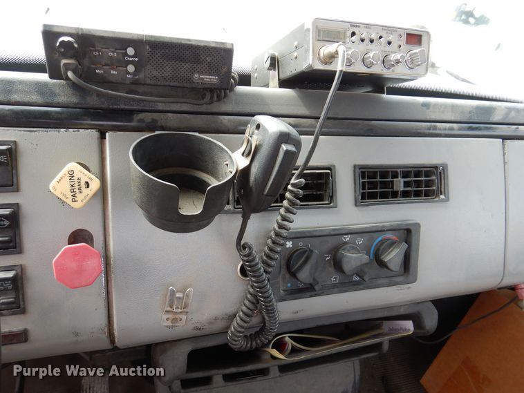 image for item MO9604 1996 Freightliner FL112  semi truck