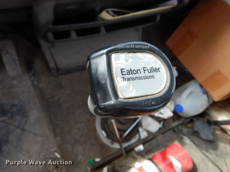 image for item MO9604 1996 Freightliner FL112  semi truck