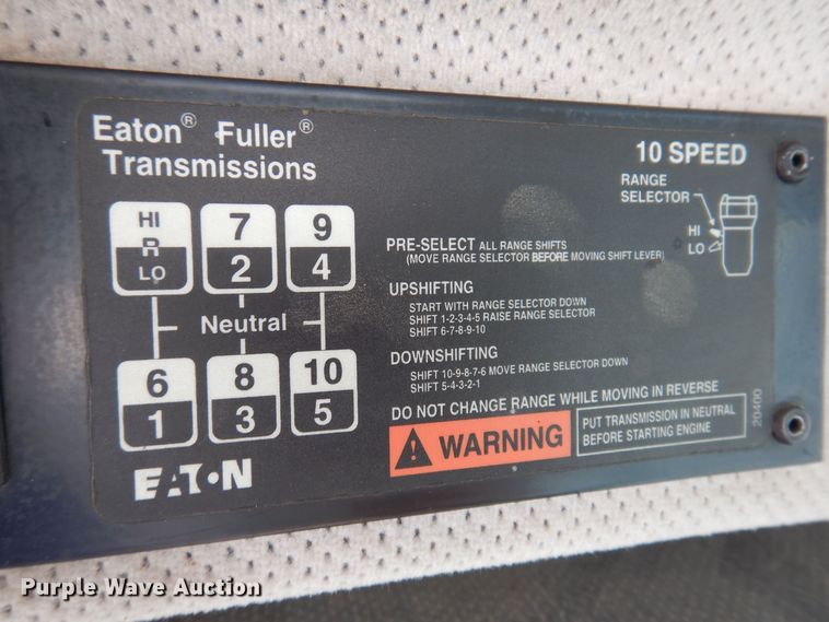 image for item MO9604 1996 Freightliner FL112  semi truck