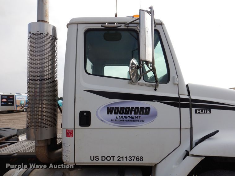 image for item MO9604 1996 Freightliner FL112  semi truck