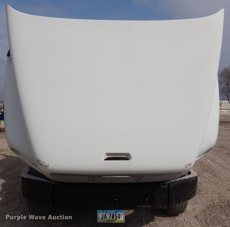 image for item MO9604 1996 Freightliner FL112  semi truck