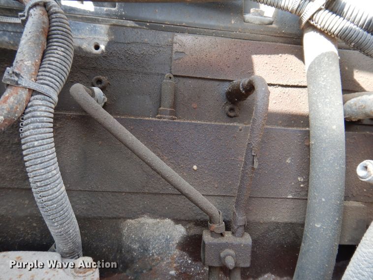 image for item MO9604 1996 Freightliner FL112  semi truck