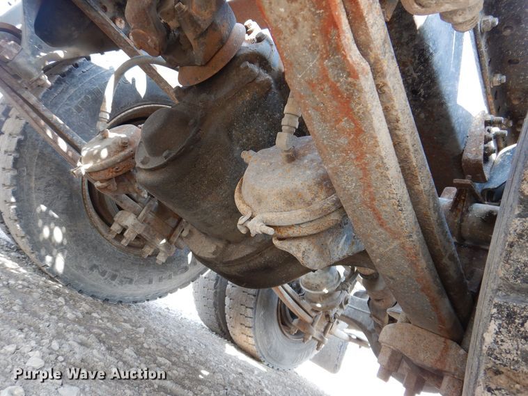 image for item MO9604 1996 Freightliner FL112  semi truck