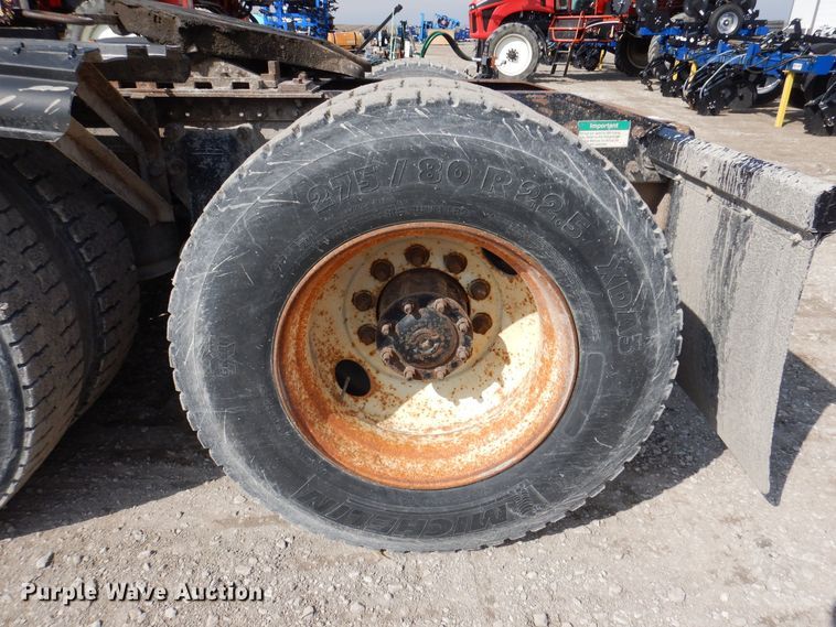 image for item MO9604 1996 Freightliner FL112  semi truck