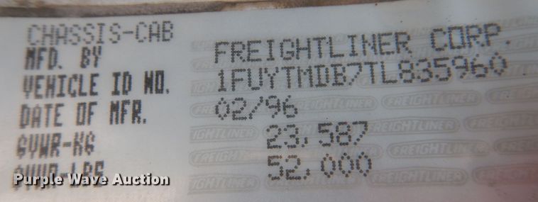 image for item MO9604 1996 Freightliner FL112  semi truck