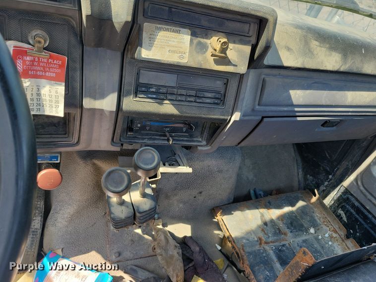 image for item MO9652 1996 Ford F800  truck parts