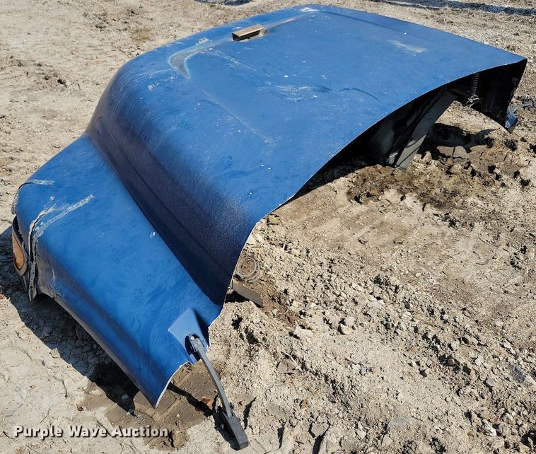 image for item MO9652 1996 Ford F800  truck parts