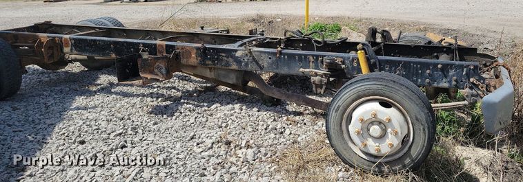 image for item MO9652 1996 Ford F800  truck parts