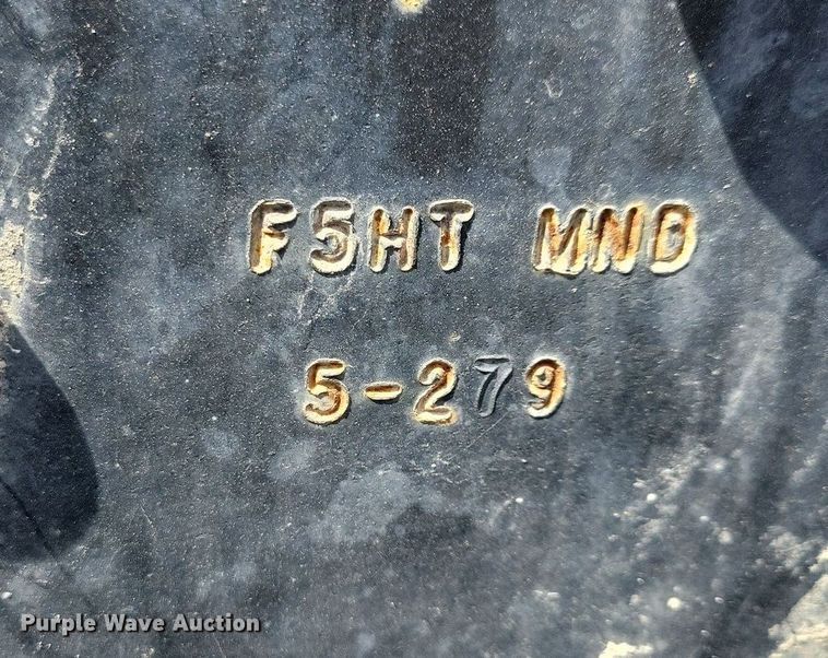 image for item MO9652 1996 Ford F800  truck parts