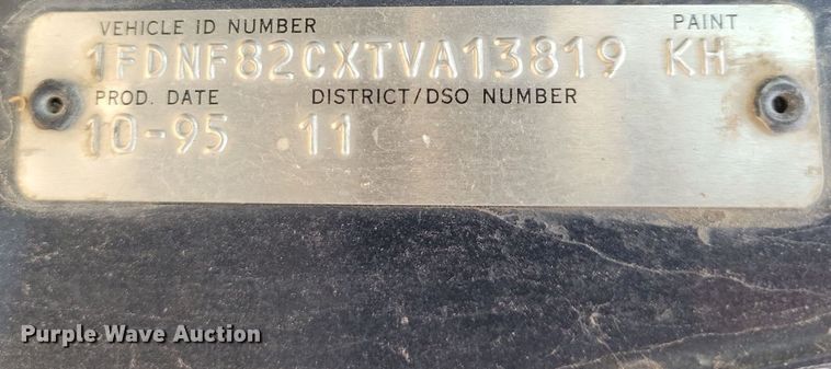 image for item MO9652 1996 Ford F800  truck parts