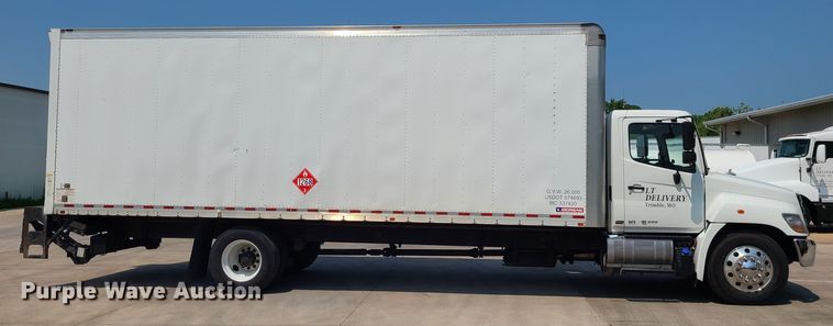 image for item MO9850 2017 Hino 268A  box truck
