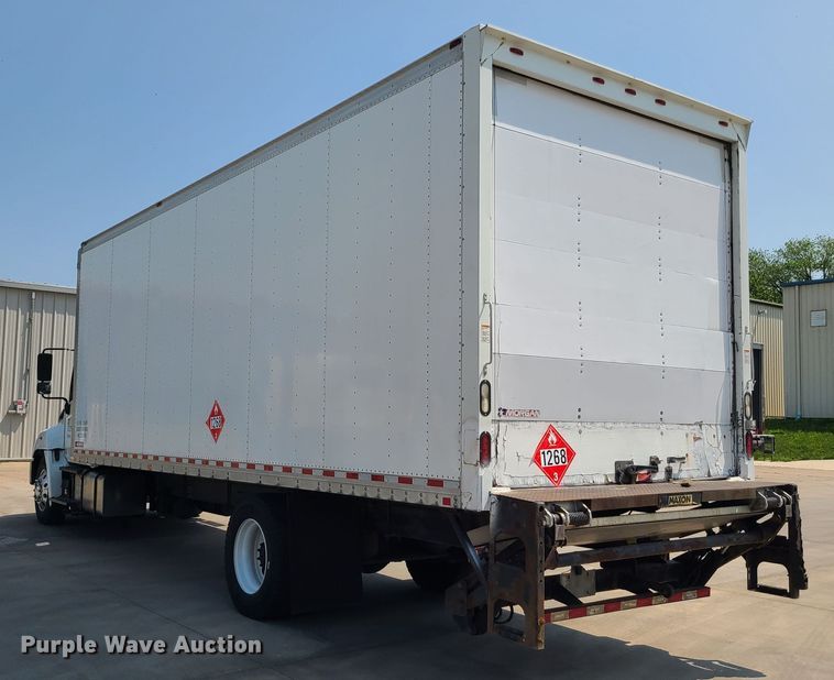 image for item MO9850 2017 Hino 268A  box truck