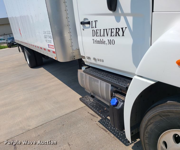 image for item MO9850 2017 Hino 268A  box truck