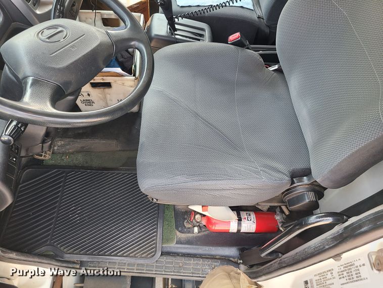 image for item MO9850 2017 Hino 268A  box truck