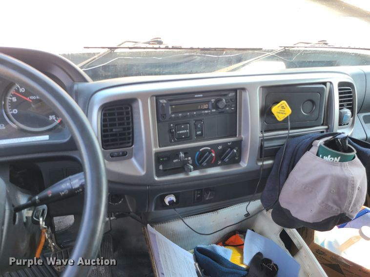 image for item MO9850 2017 Hino 268A  box truck