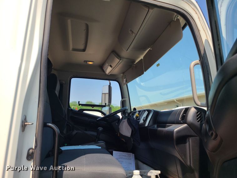 image for item MO9850 2017 Hino 268A  box truck