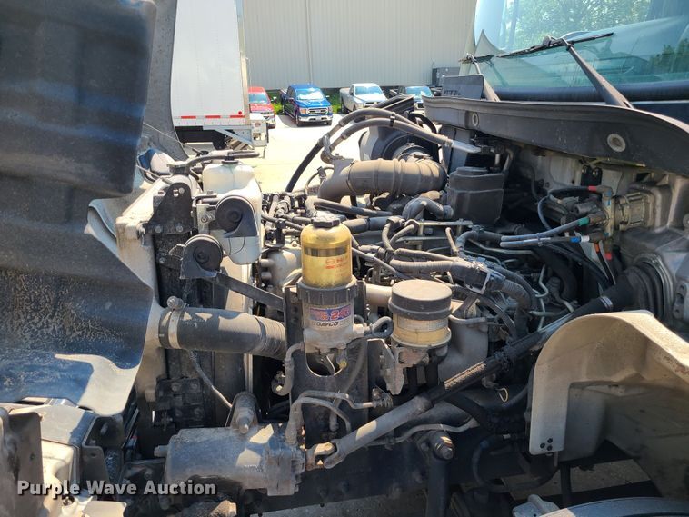 image for item MO9850 2017 Hino 268A  box truck