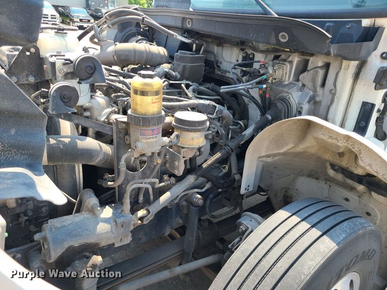 image for item MO9850 2017 Hino 268A  box truck