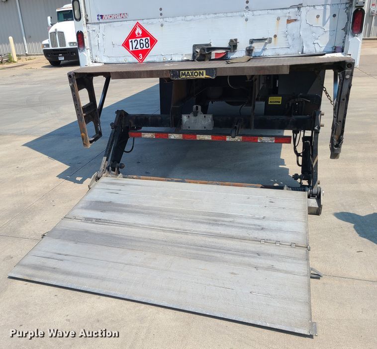 image for item MO9850 2017 Hino 268A  box truck