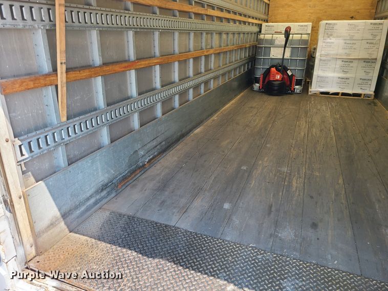 image for item MO9850 2017 Hino 268A  box truck