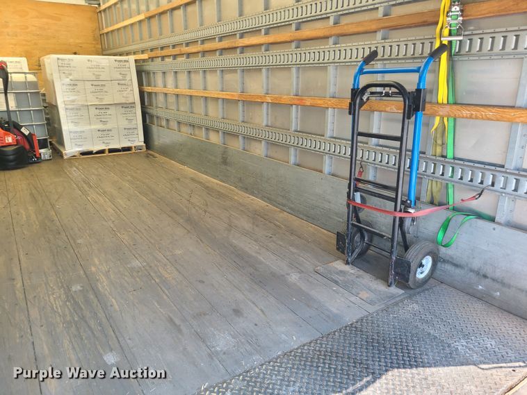 image for item MO9850 2017 Hino 268A  box truck