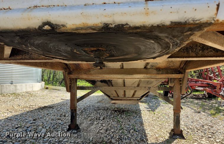 image for item MW9716 1998 Wheeler  grain trailer