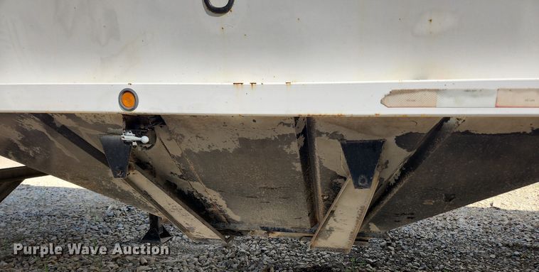 image for item MW9716 1998 Wheeler  grain trailer