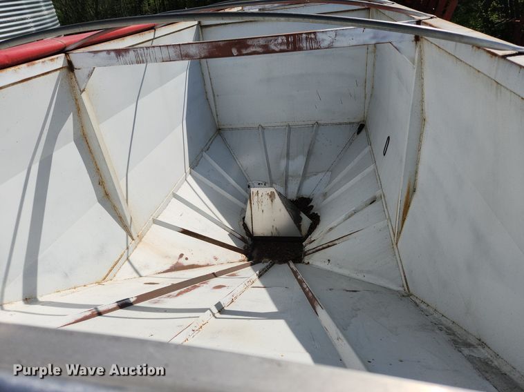 image for item MW9716 1998 Wheeler  grain trailer