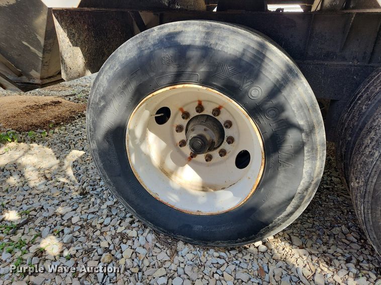 image for item MW9716 1998 Wheeler  grain trailer