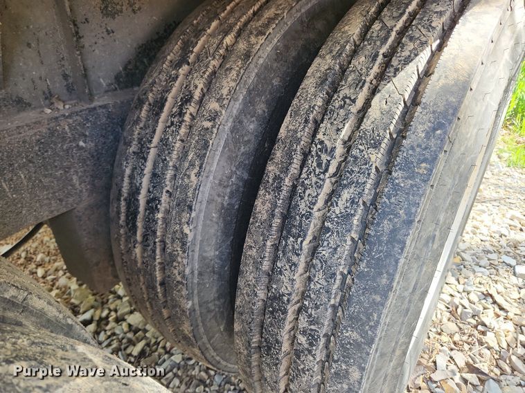 image for item MW9716 1998 Wheeler  grain trailer