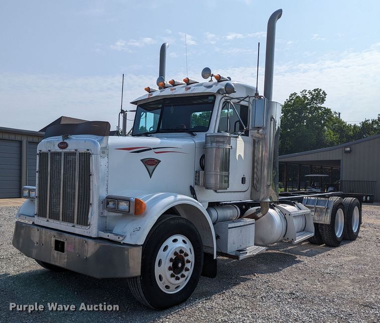 image for item MX9315 1998 Peterbilt 378  truck cab and chassis