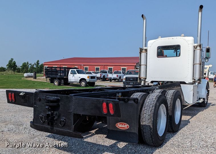 image for item MX9315 1998 Peterbilt 378  truck cab and chassis