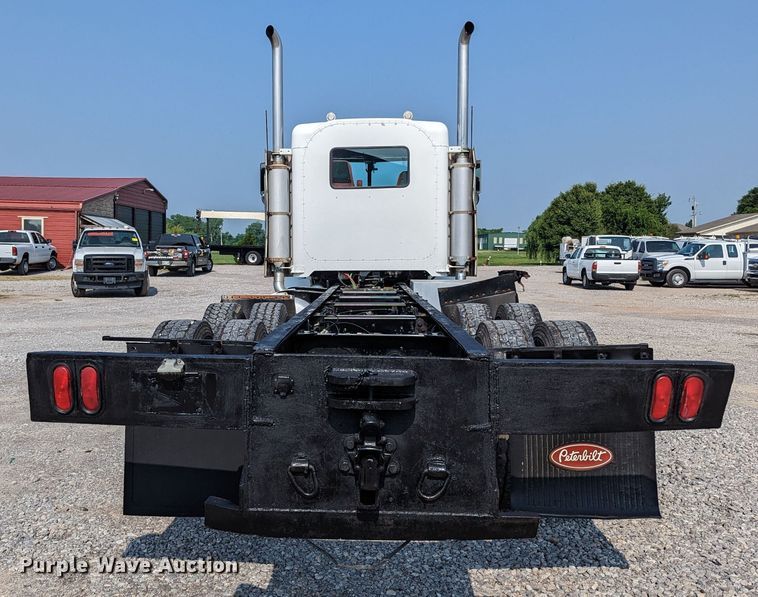 image for item MX9315 1998 Peterbilt 378  truck cab and chassis