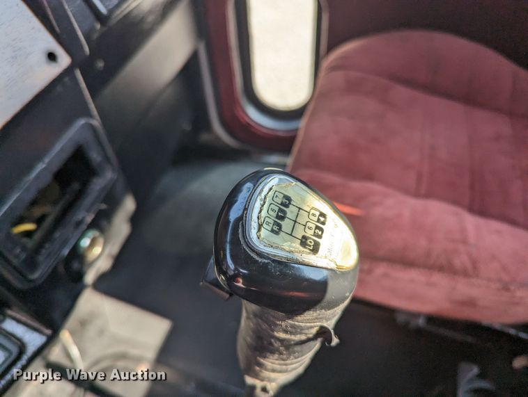 image for item MX9315 1998 Peterbilt 378  truck cab and chassis