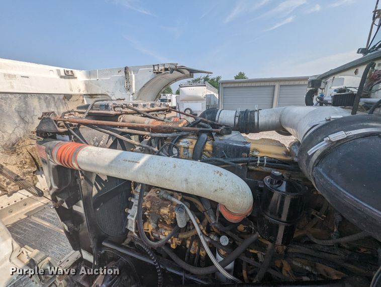 image for item MX9315 1998 Peterbilt 378  truck cab and chassis