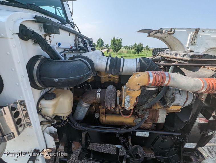 image for item MX9315 1998 Peterbilt 378  truck cab and chassis