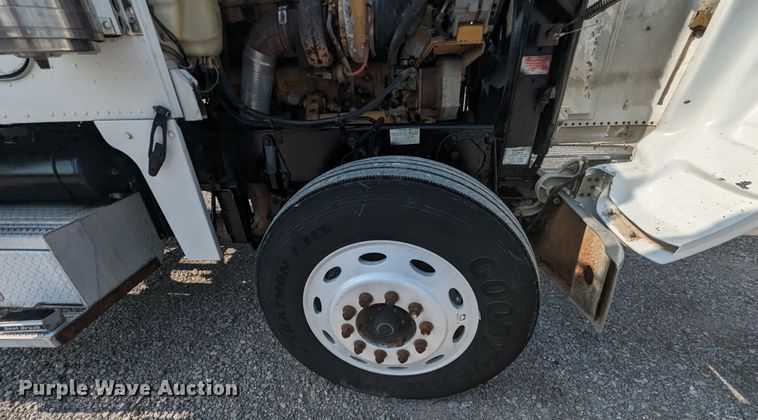 image for item MX9315 1998 Peterbilt 378  truck cab and chassis