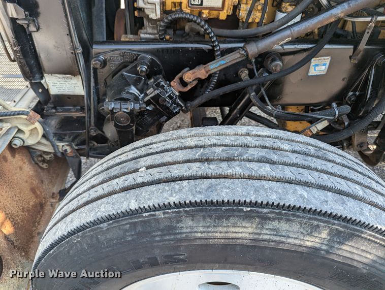 image for item MX9315 1998 Peterbilt 378  truck cab and chassis