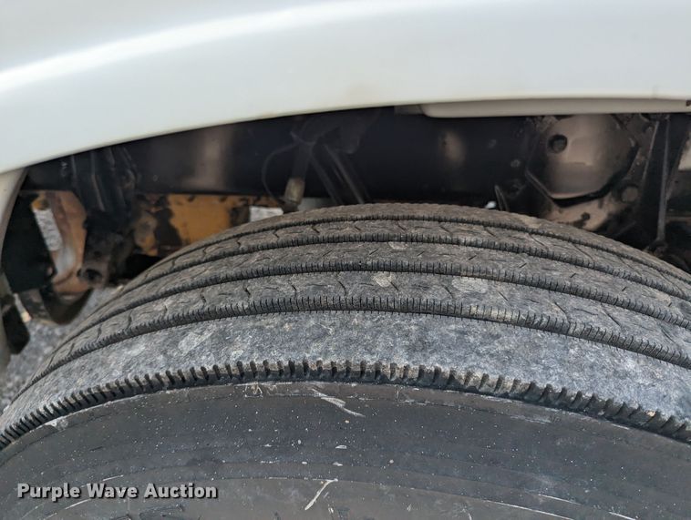 image for item MX9315 1998 Peterbilt 378  truck cab and chassis