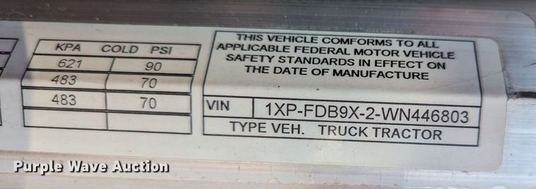 image for item MX9315 1998 Peterbilt 378  truck cab and chassis