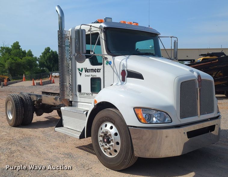 image for item MY9311 2012 Kenworth T270  truck cab and chassis