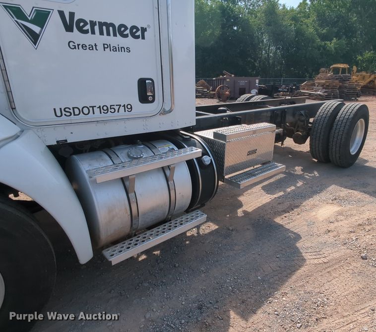 image for item MY9311 2012 Kenworth T270  truck cab and chassis