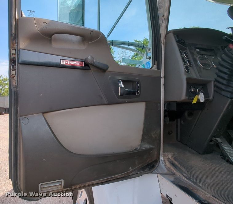 image for item MY9311 2012 Kenworth T270  truck cab and chassis