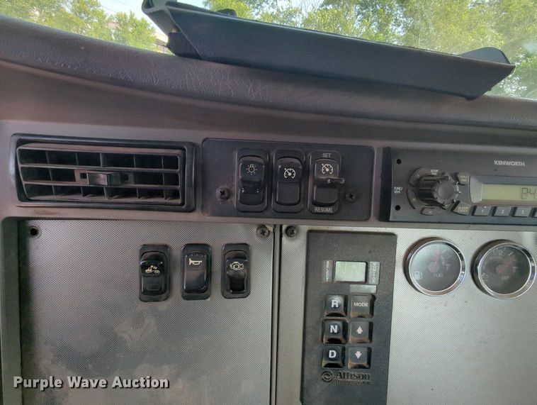 image for item MY9311 2012 Kenworth T270  truck cab and chassis