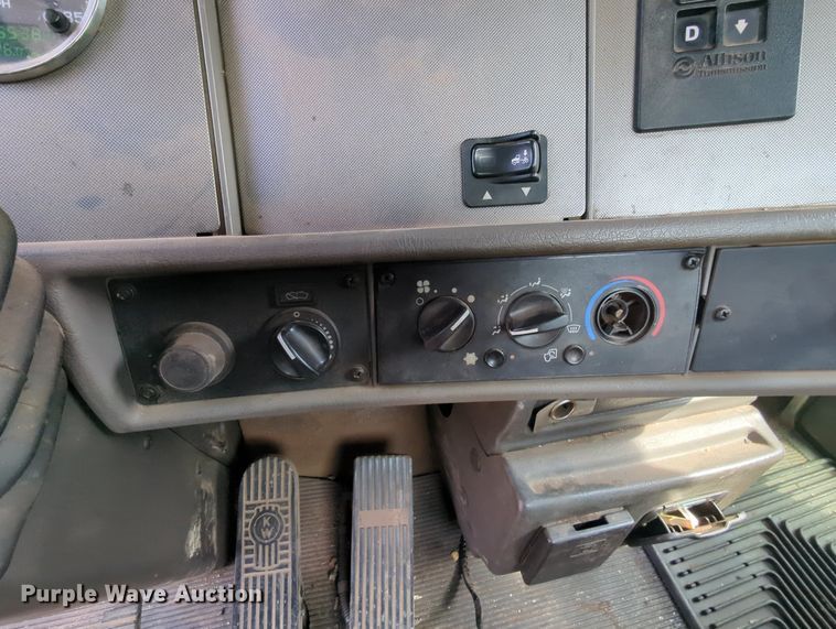 image for item MY9311 2012 Kenworth T270  truck cab and chassis