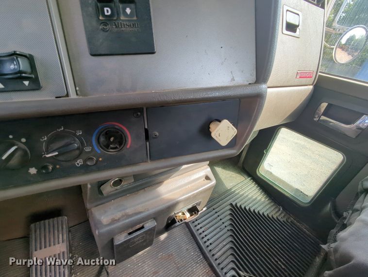 image for item MY9311 2012 Kenworth T270  truck cab and chassis