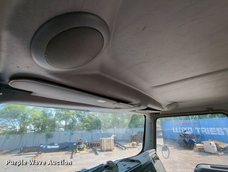 image for item MY9311 2012 Kenworth T270  truck cab and chassis