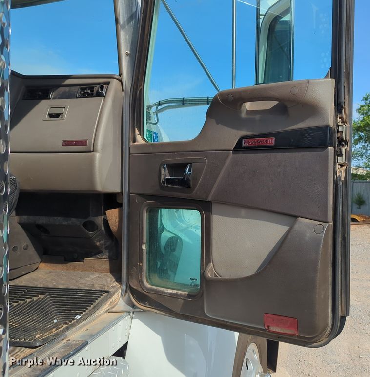 image for item MY9311 2012 Kenworth T270  truck cab and chassis